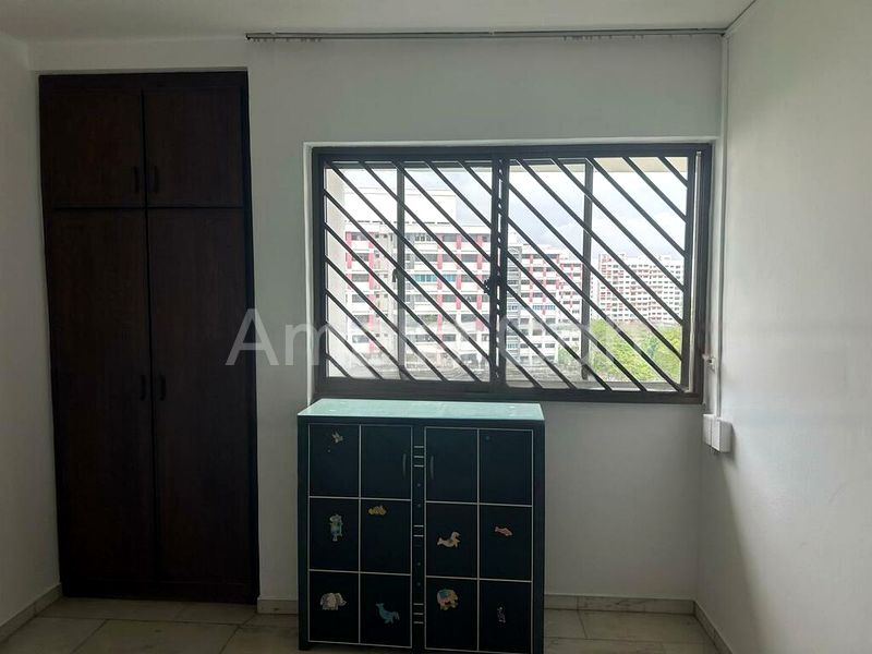 5 Room (5I) HDB for Rent in  649 Hougang Avenue 8 - Image 2